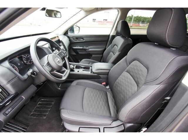 2024 Nissan Pathfinder S