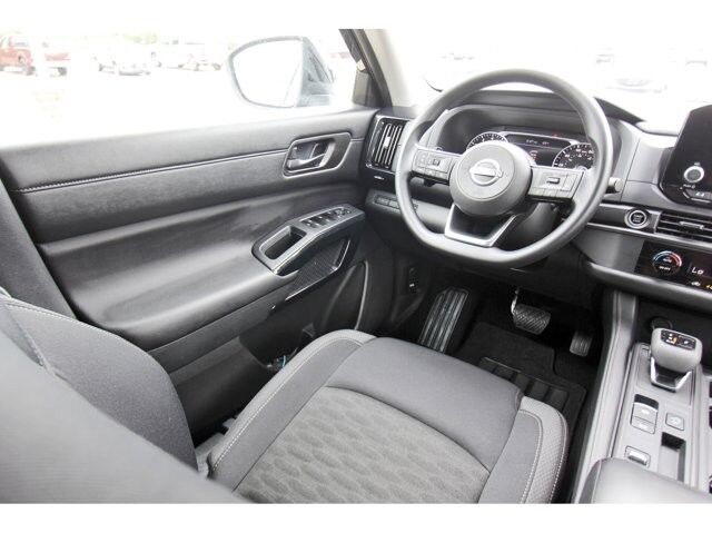 2024 Nissan Pathfinder S