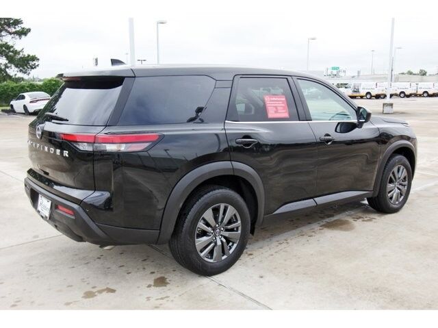 2024 Nissan Pathfinder S
