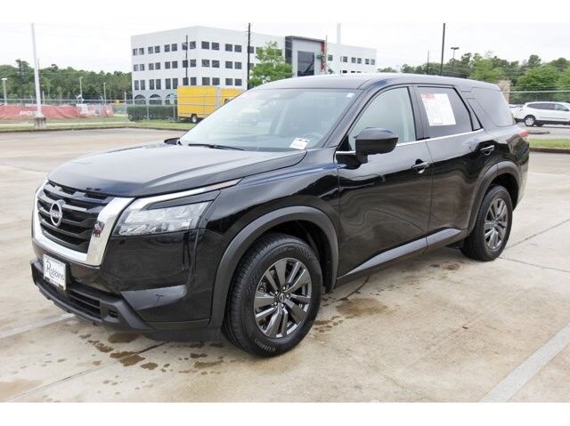 2024 Nissan Pathfinder S