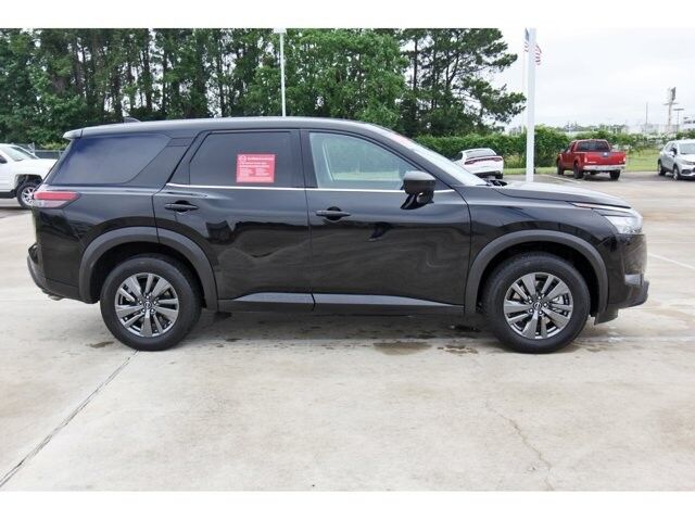 2024 Nissan Pathfinder S
