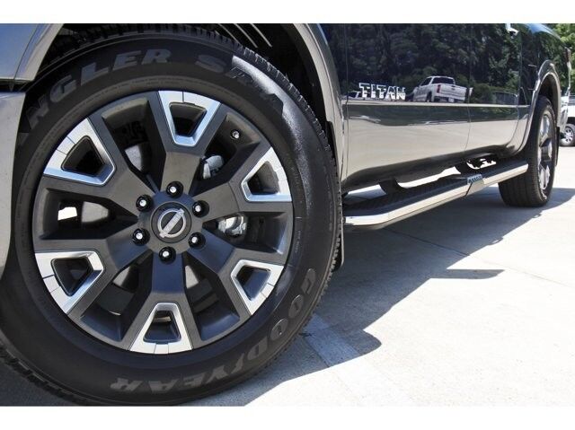 2024 Nissan Titan Platinum Reserve
