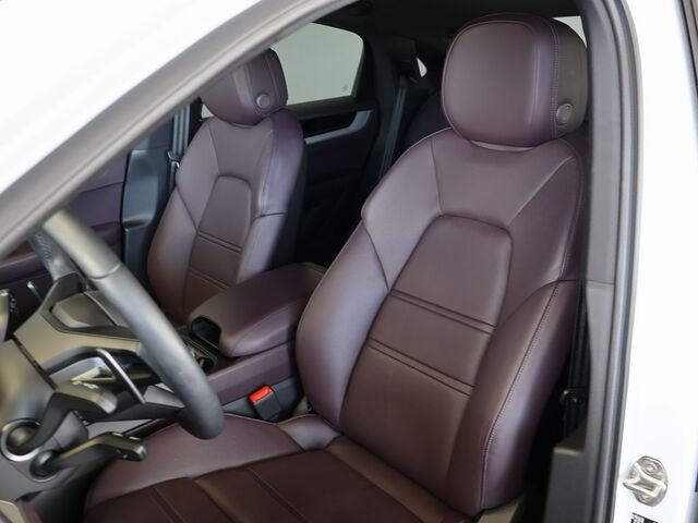 2024 Porsche Cayenne Coupe Merriam KS