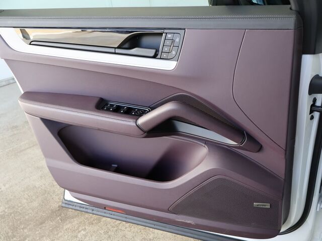2024 Porsche Cayenne Coupe Merriam KS