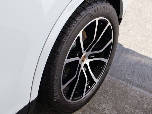 2024 Porsche Cayenne Coupe Merriam KS