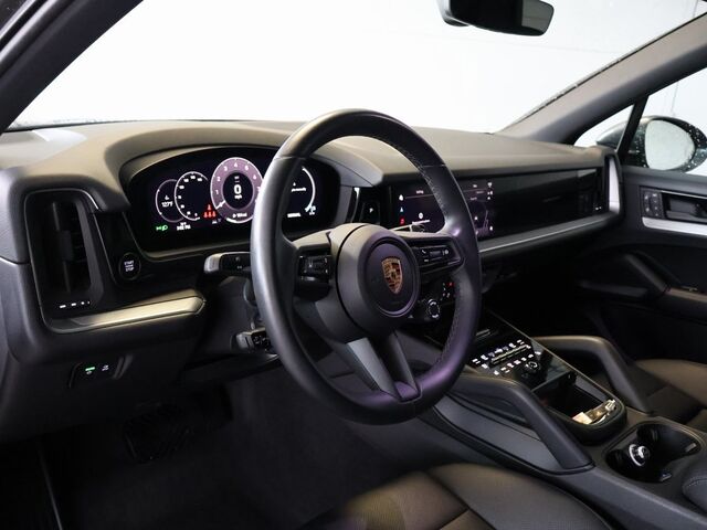 2024 Porsche Cayenne  Merriam KS