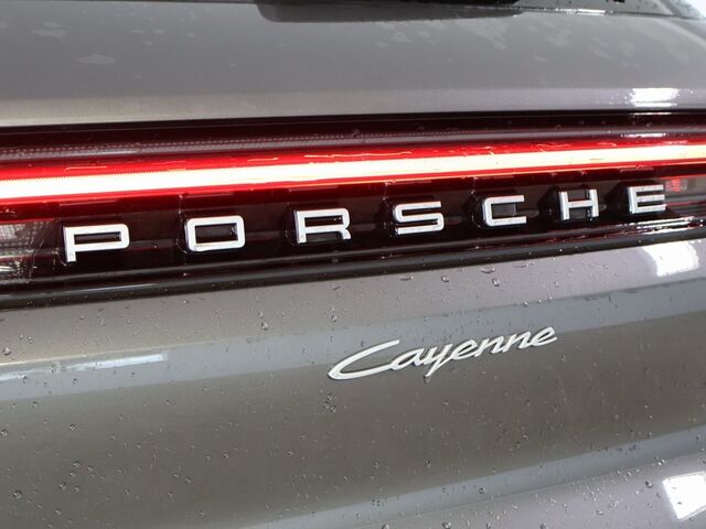 2024 Porsche Cayenne  Merriam KS