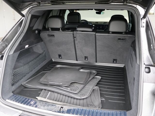 2024 Porsche Cayenne  Merriam KS