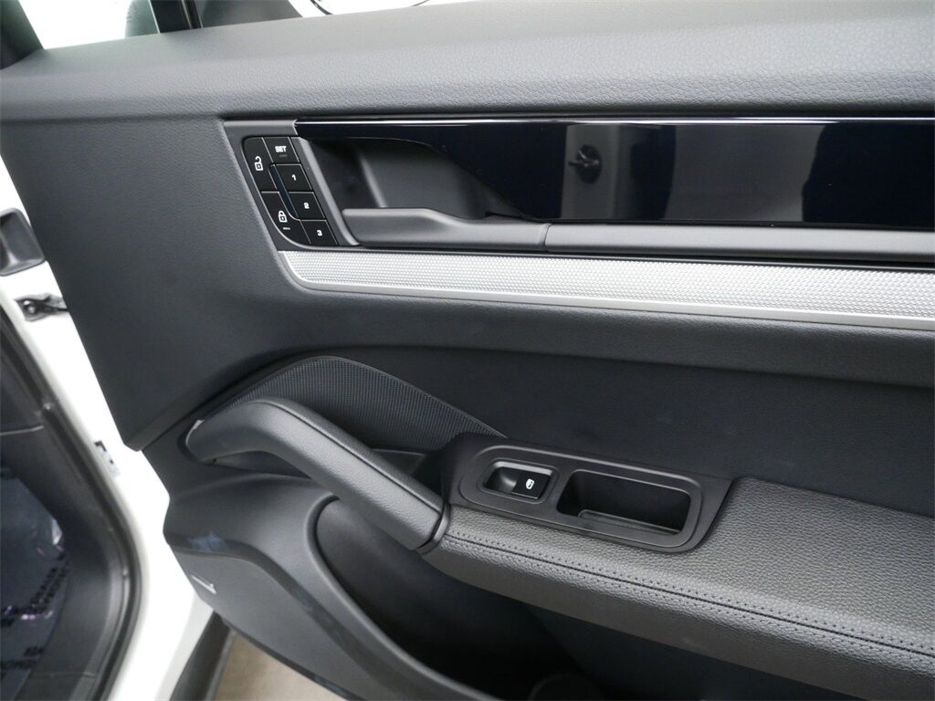 2024 Porsche Cayenne Oak Ridge TN