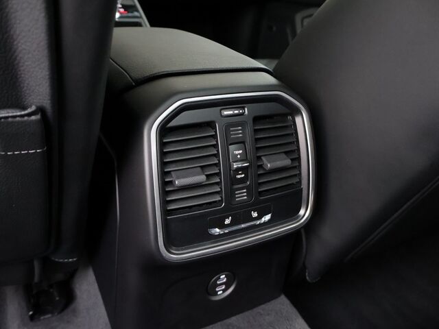 2024 Porsche Macan  Merriam KS