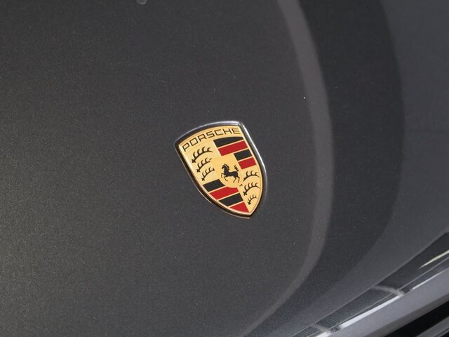 2024 Porsche Macan  Merriam KS