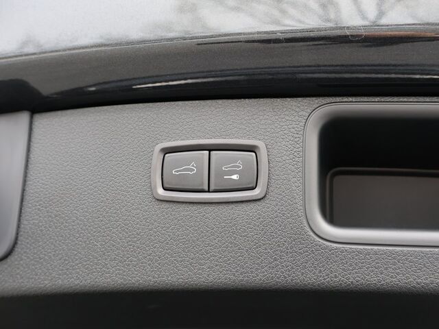 2024 Porsche Macan  Merriam KS