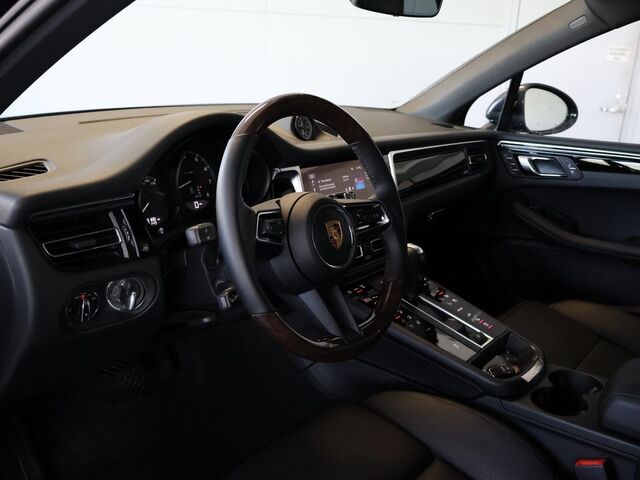 2024 Porsche Macan  Merriam KS