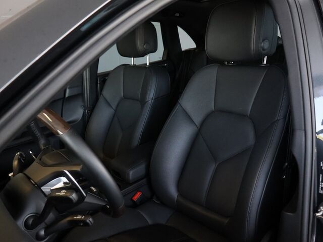 2024 Porsche Macan  Merriam KS