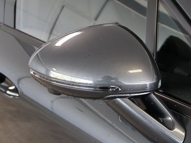 2024 Porsche Macan  Merriam KS