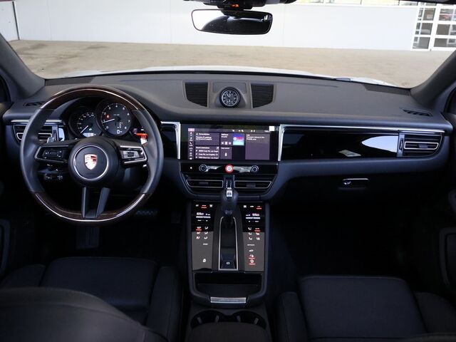 2024 Porsche Macan  Merriam KS