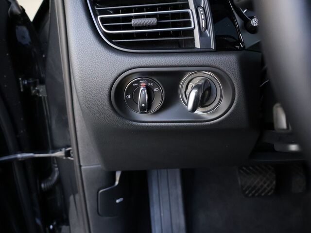 2024 Porsche Macan  Merriam KS