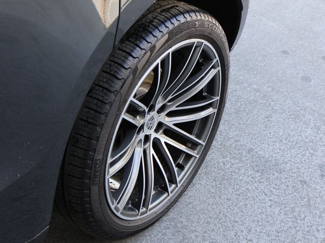 2024 Porsche Macan  Merriam KS