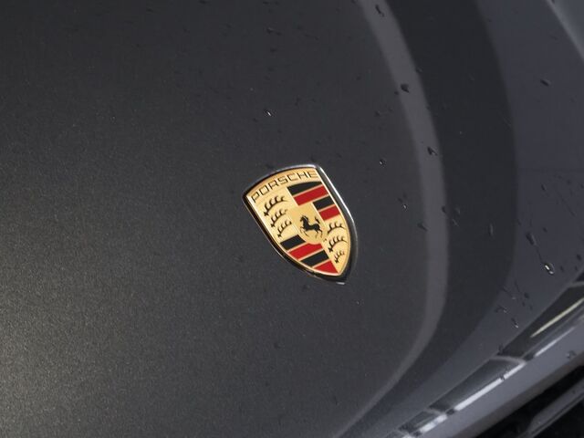 2024 Porsche Macan  Merriam KS
