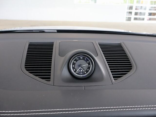 2024 Porsche Macan  Merriam KS