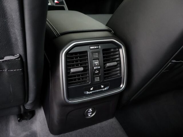 2024 Porsche Macan  Merriam KS