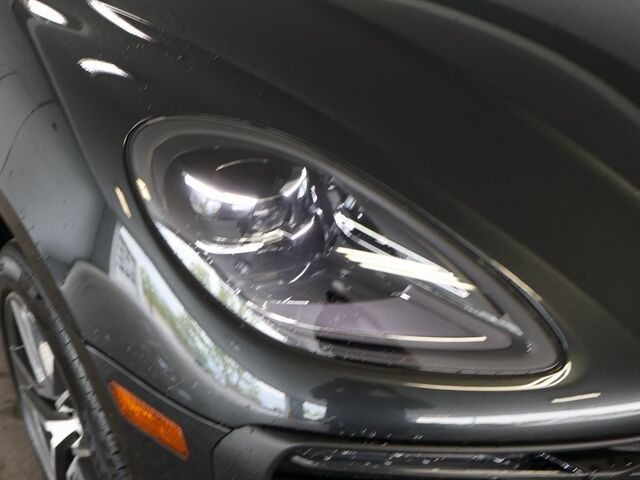 2024 Porsche Macan  Merriam KS