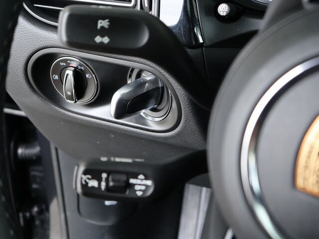 2024 Porsche Macan  Merriam KS