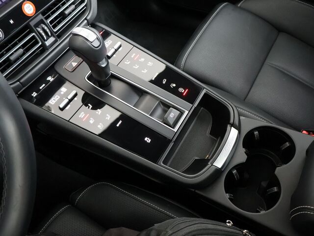 2024 Porsche Macan  Merriam KS