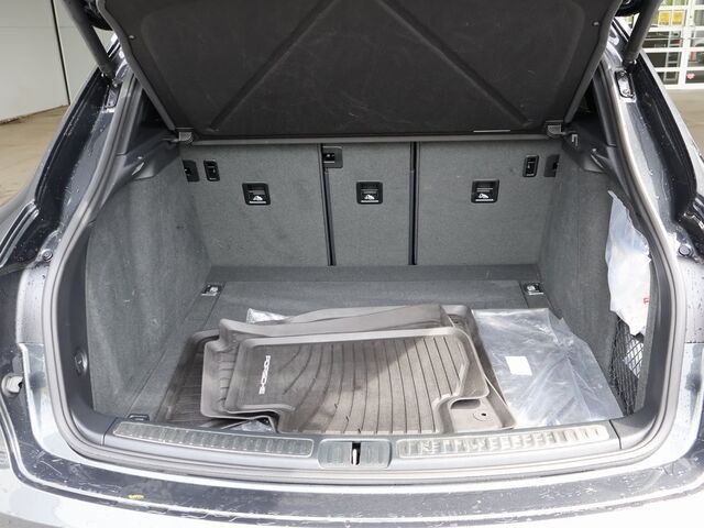 2024 Porsche Macan  Merriam KS