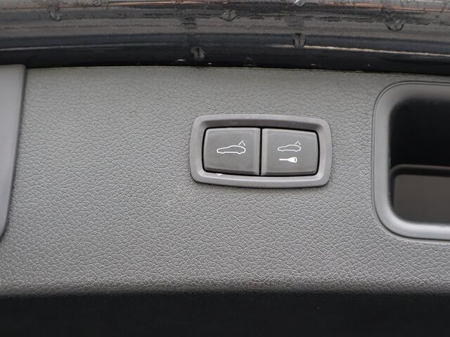 2024 Porsche Macan  Merriam KS