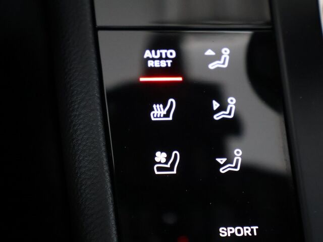 2024 Porsche Macan  Merriam KS