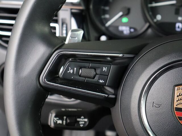 2024 Porsche Macan  Merriam KS