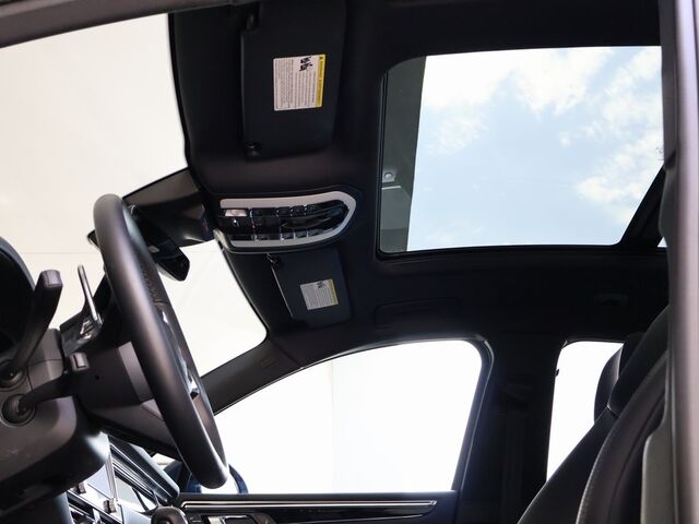 2024 Porsche Macan  Merriam KS