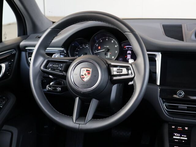 2024 Porsche Macan  Merriam KS