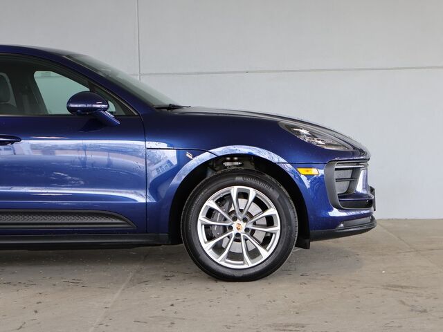 2024 Porsche Macan  Merriam KS