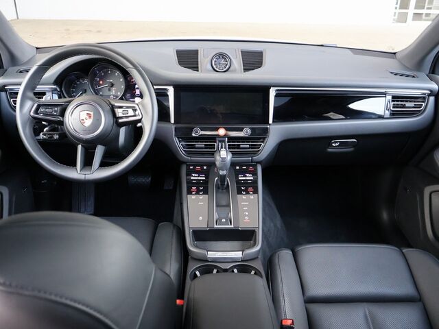 2024 Porsche Macan  Merriam KS