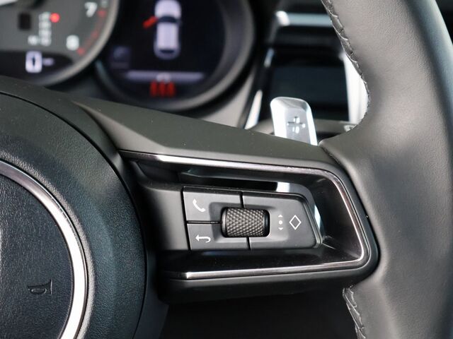 2024 Porsche Macan  Merriam KS