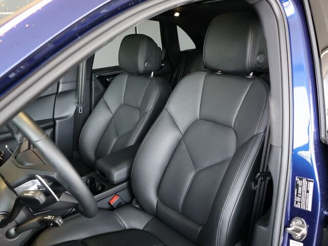 2024 Porsche Macan  Merriam KS