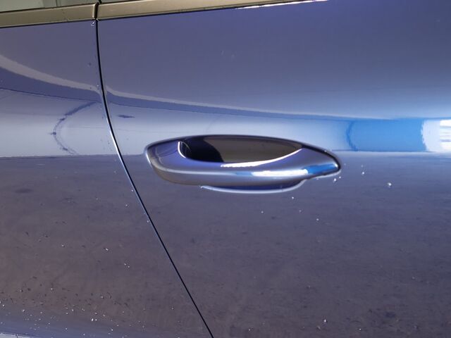 2024 Porsche Macan  Merriam KS