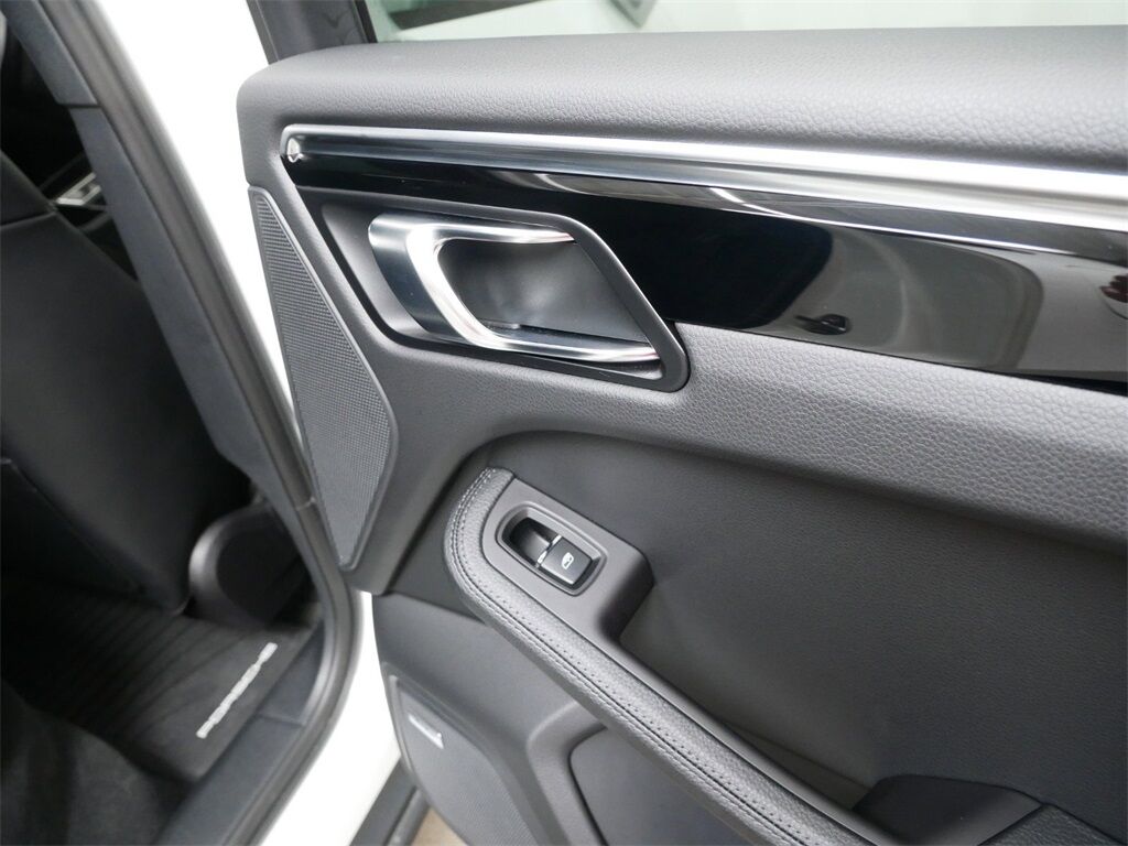 2024 Porsche Macan Oak Ridge TN