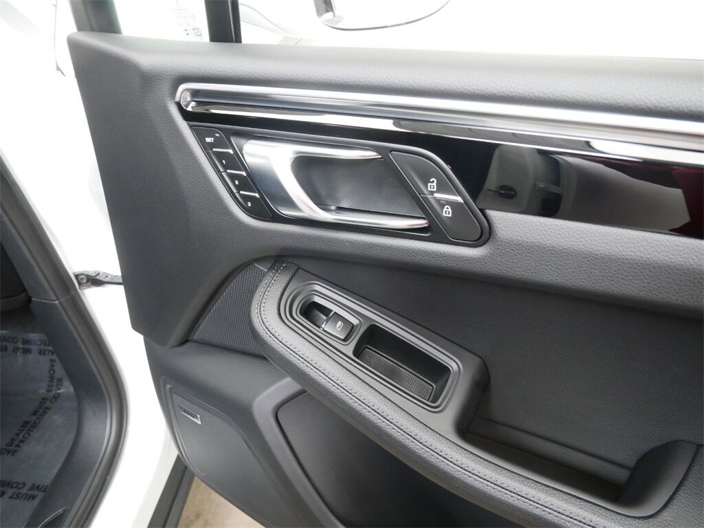 2024 Porsche Macan Oak Ridge TN