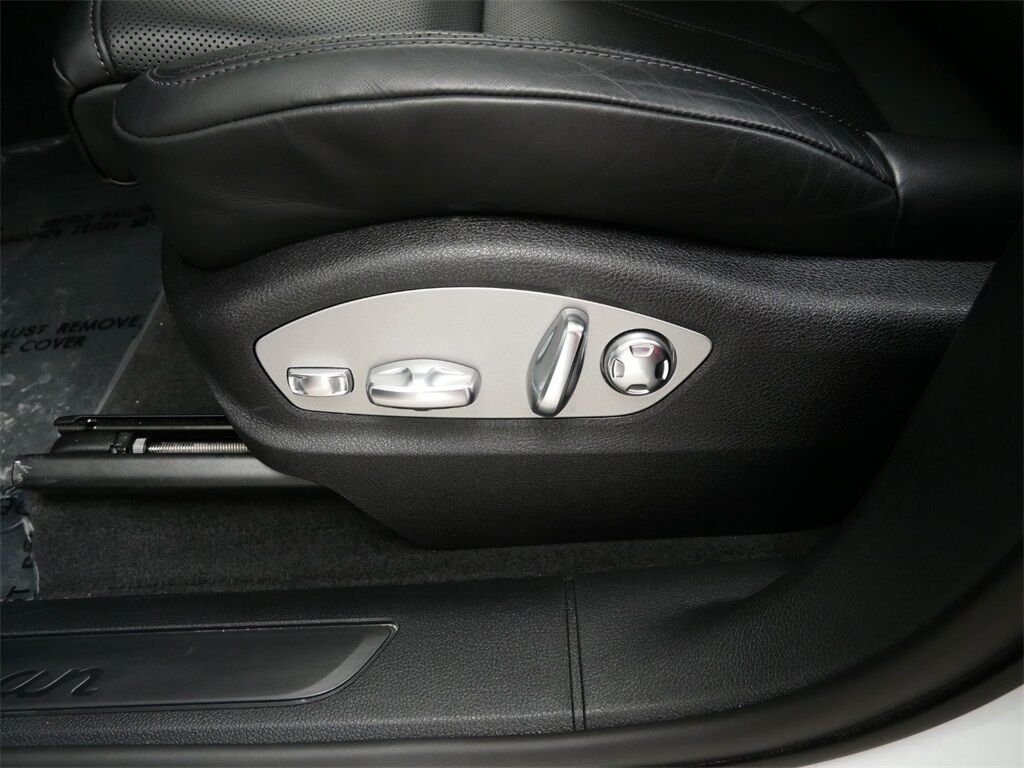 2024 Porsche Macan Oak Ridge TN