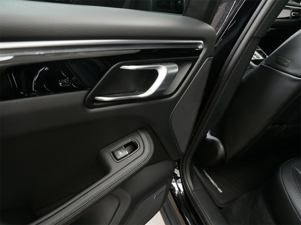 2024 Porsche Macan Oak Ridge TN