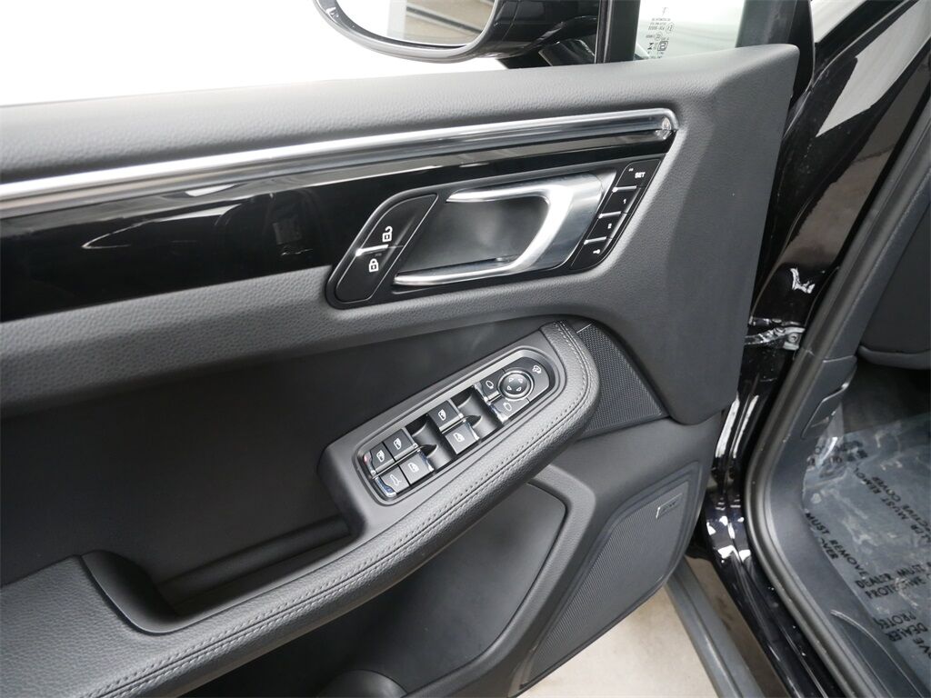 2024 Porsche Macan Oak Ridge TN