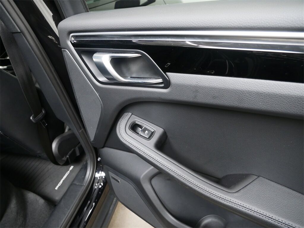 2024 Porsche Macan Oak Ridge TN