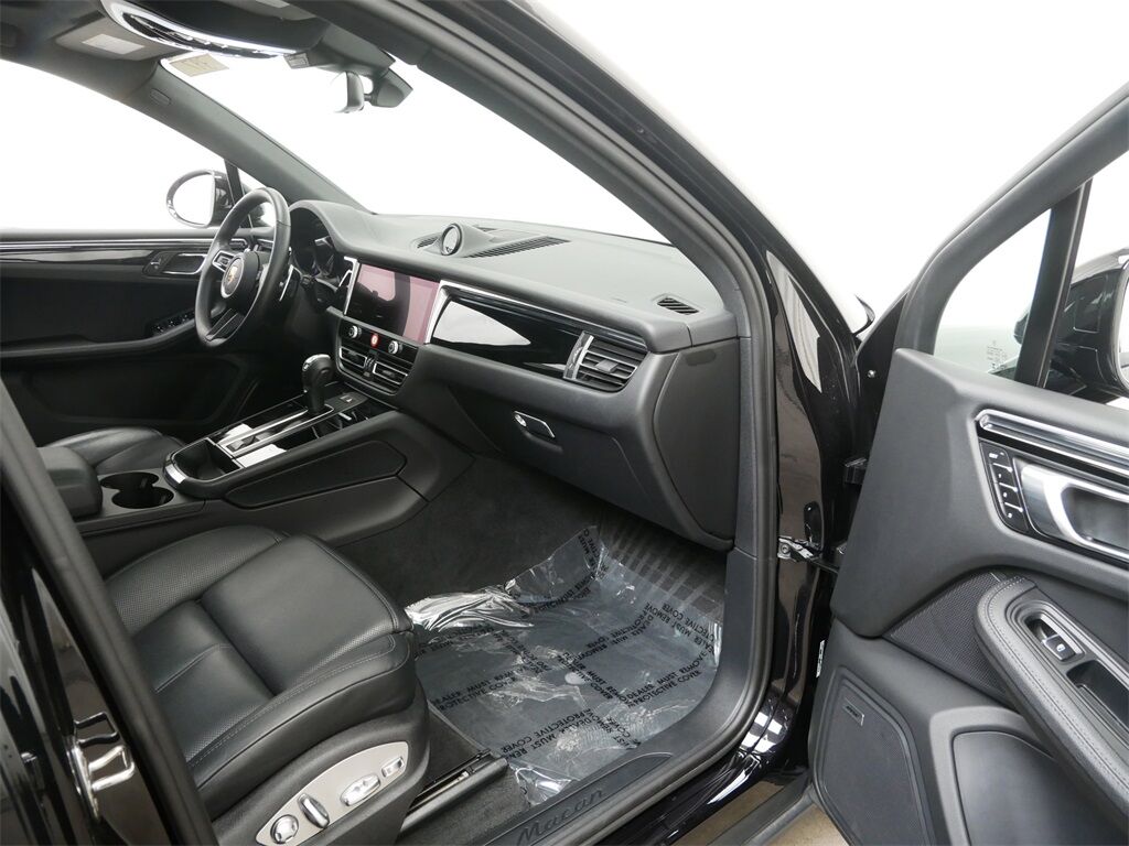 2024 Porsche Macan Oak Ridge TN