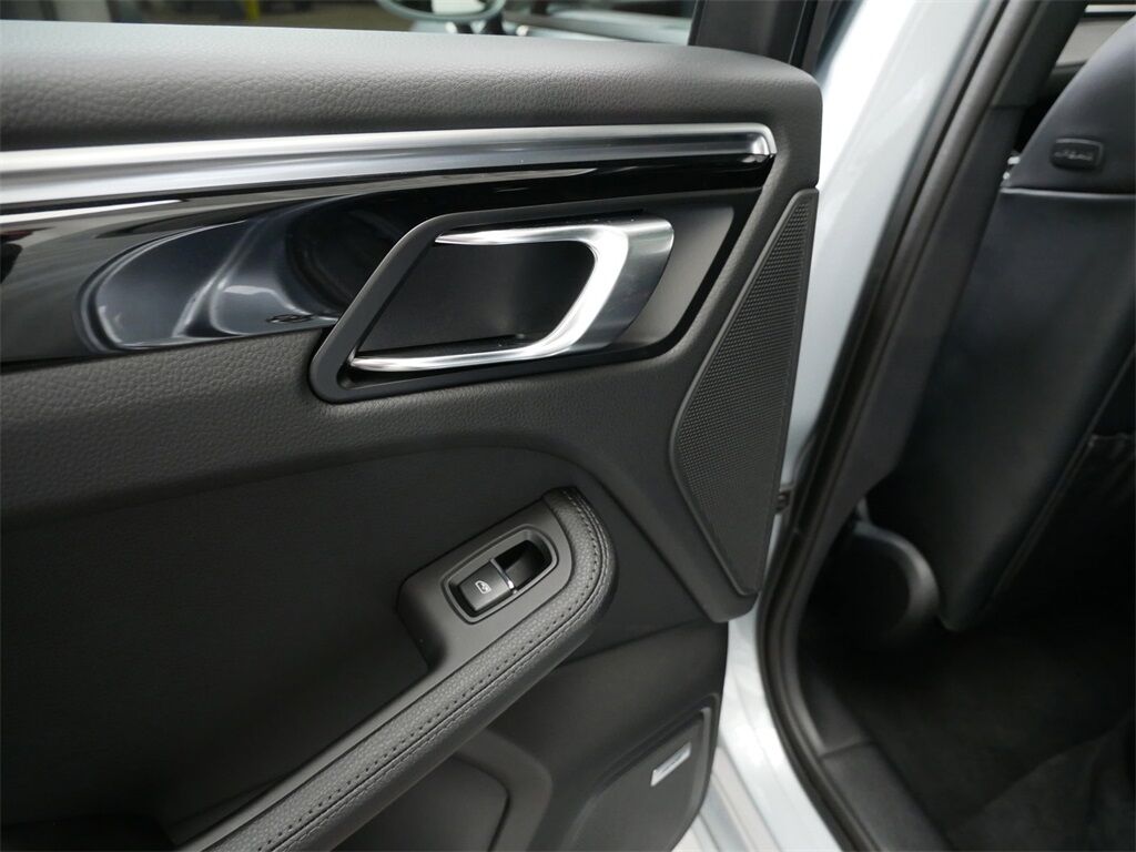 2024 Porsche Macan Oak Ridge TN