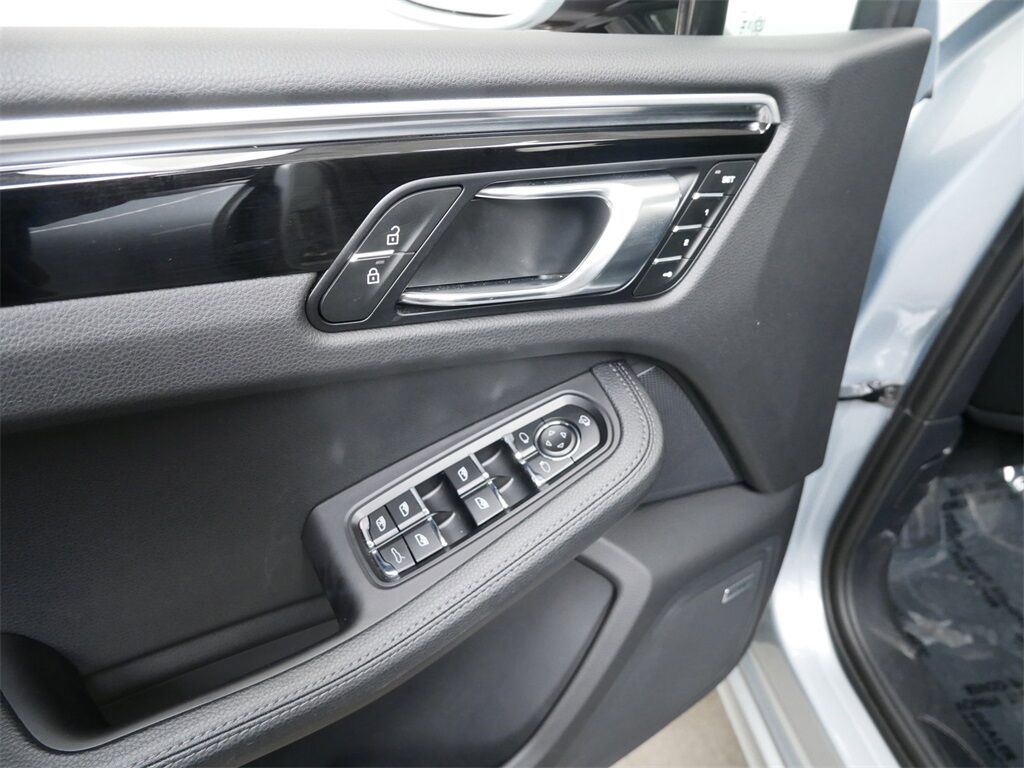 2024 Porsche Macan Oak Ridge TN