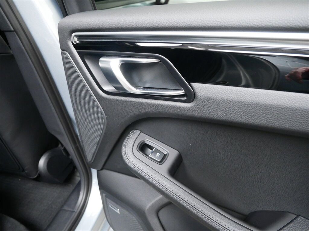 2024 Porsche Macan Oak Ridge TN