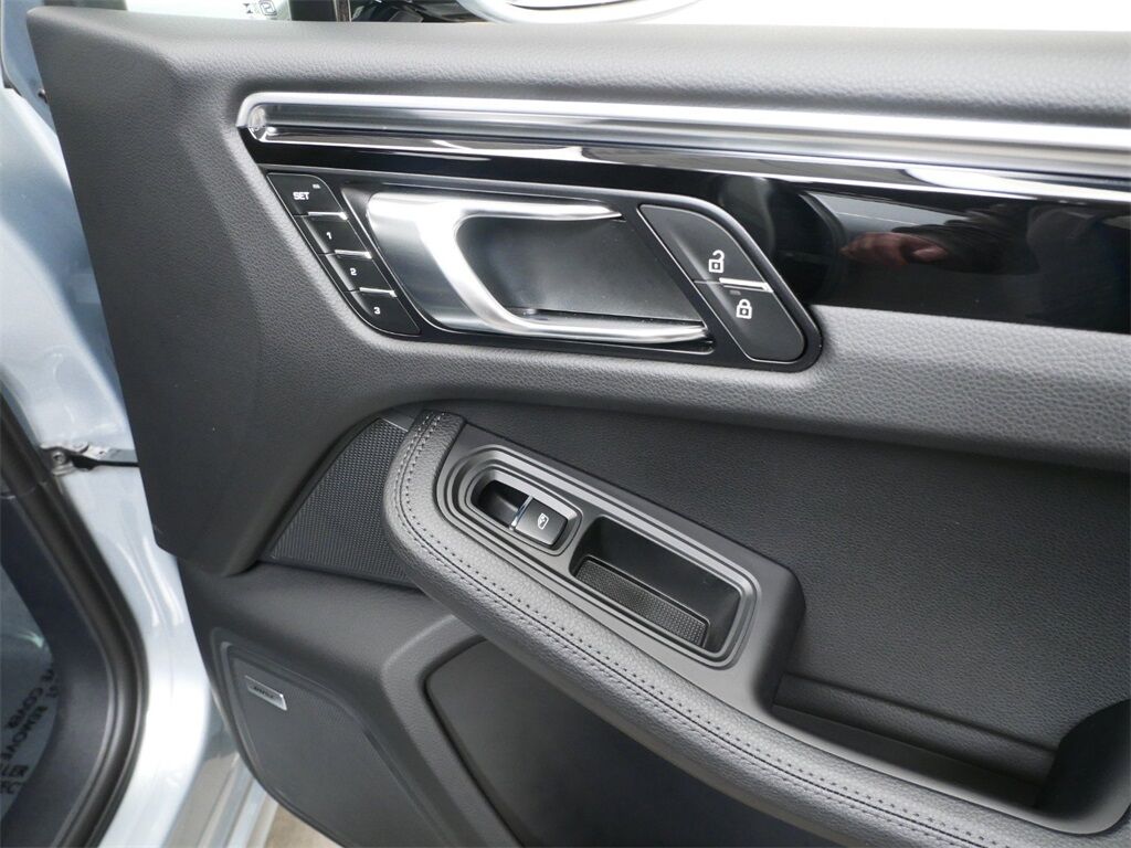 2024 Porsche Macan Oak Ridge TN